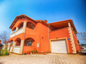 Apartments Anto 1296